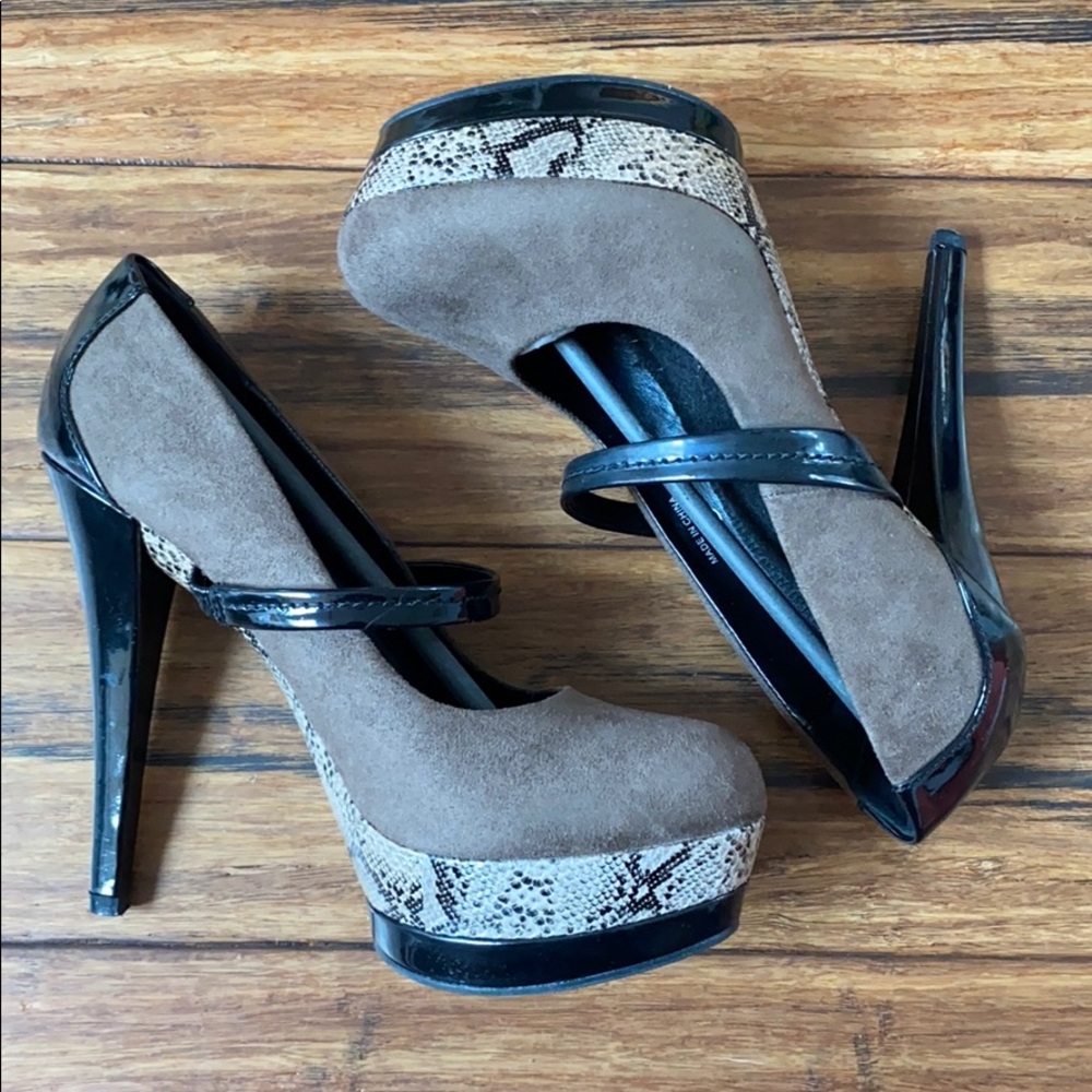 suede & snakeskin pumps. 🤎🖤